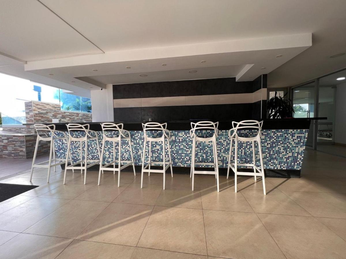 Hermoso Apto Cerca A La Playa Horizonte.